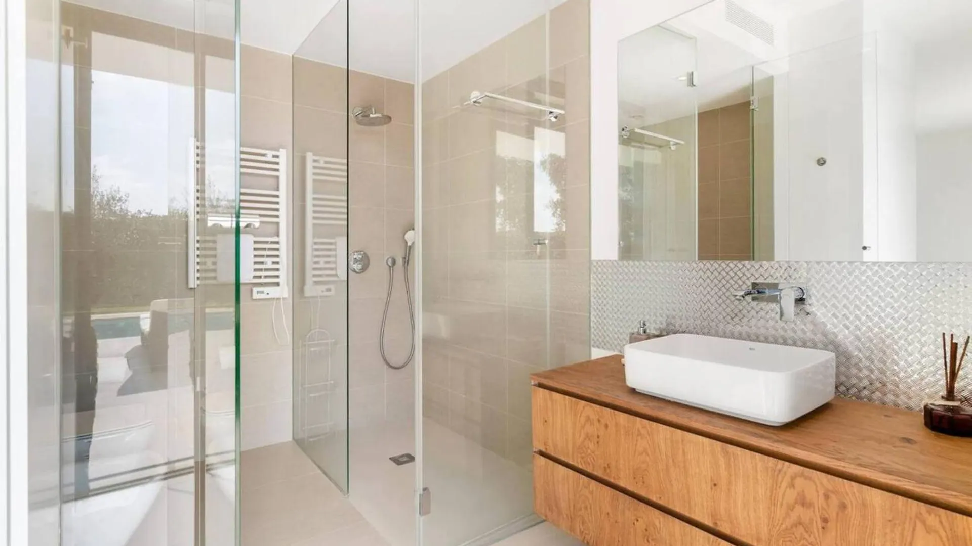 Villa De Ensueno Con Piscina En Girona Franciach