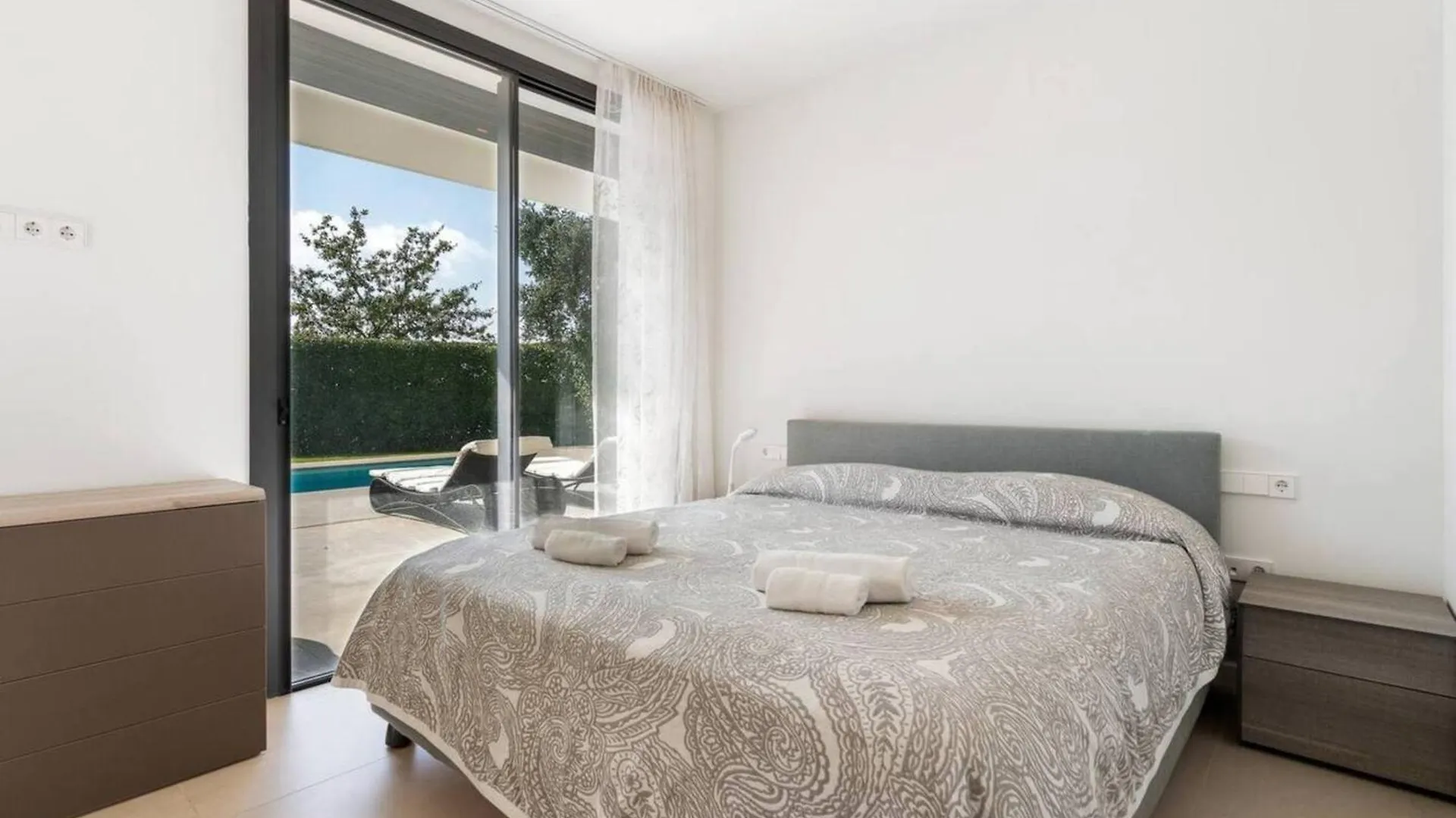 Villa De Ensueno Con Piscina En Girona Franciach